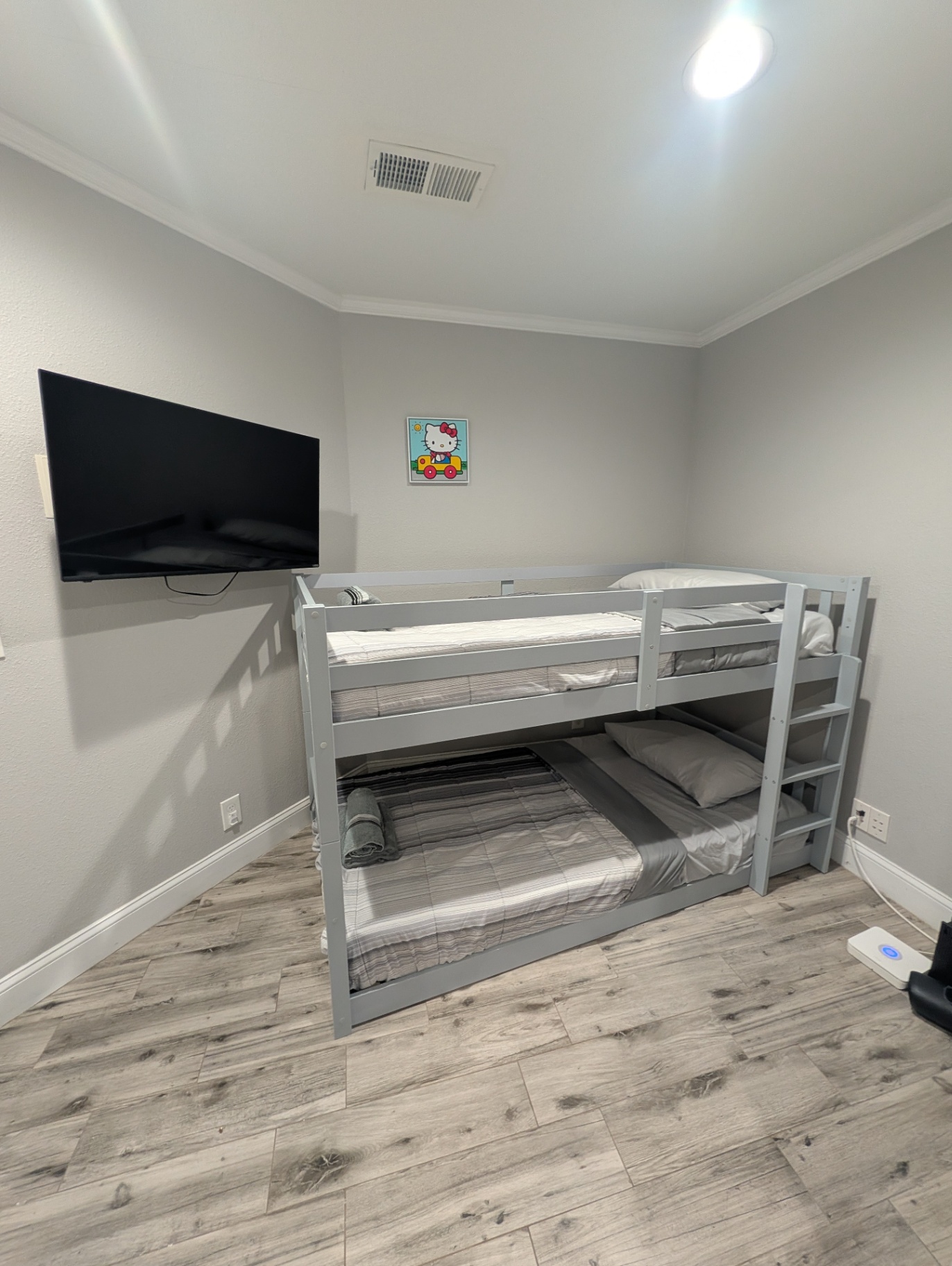 Bunk Room, Fresh & Ready